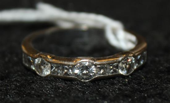 Diamond princess and brilliant-cut half eternity ring, 18ct gold setting